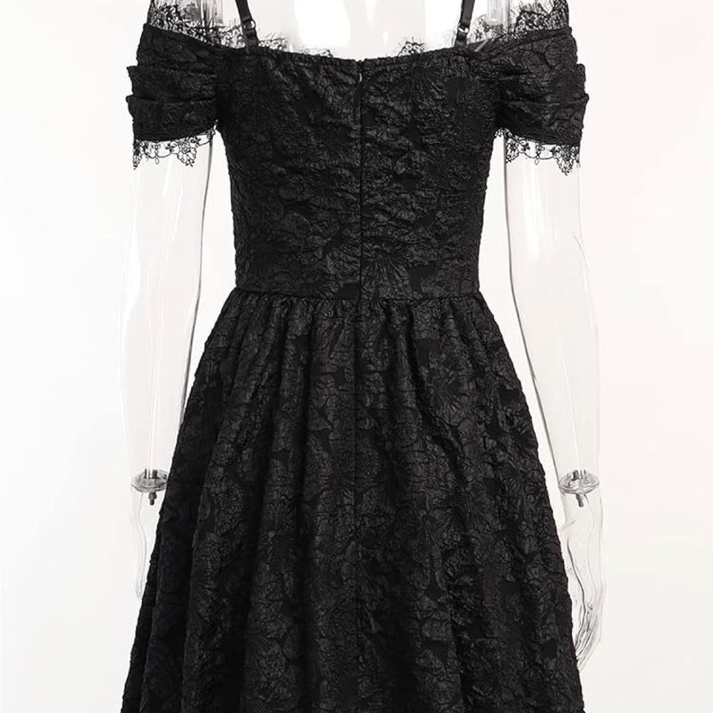 Elegant Black Lace Goth Dress - Picture 4 of 12